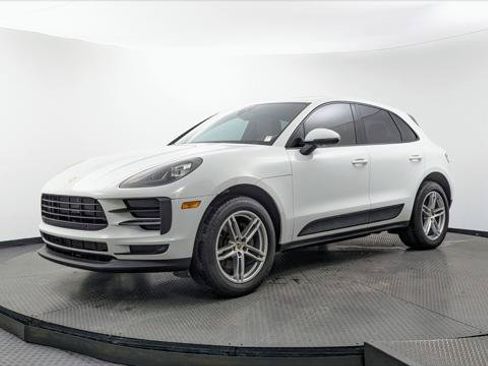 Used 2019 Porsche Macan w/ Premium Package Plus AWD/4WD image 2
