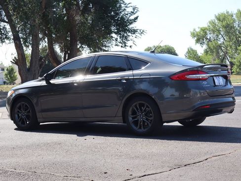 Used 2018 Ford Fusion SE w/ Equipment Group 201A FWD image 7