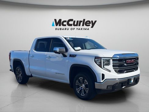 Used 2024 GMC Sierra 1500 SLT AWD/4WD image 3