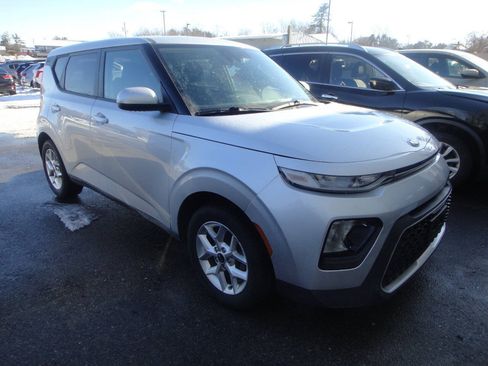 Used 2020 Kia Soul S FWD image 3