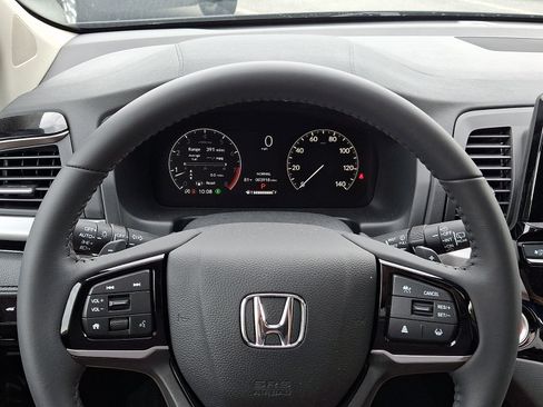 Used 2025 Honda Odyssey Touring image 18
