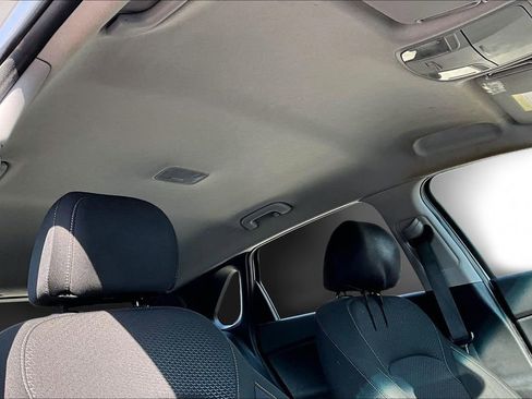 Used 2019 Hyundai Elantra GT image 25