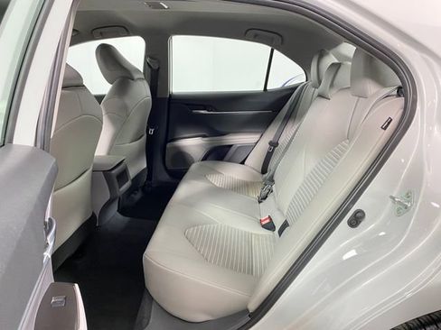 Used 2024 Toyota Camry SE FWD image 11