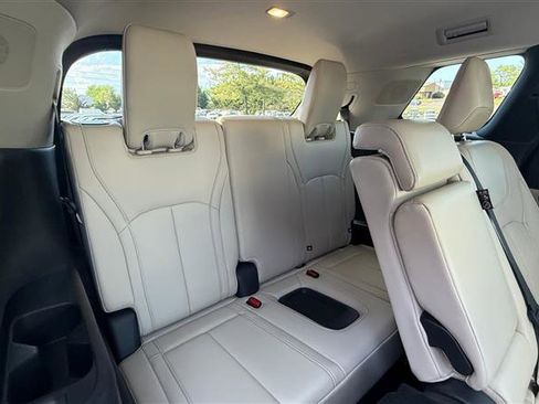 Used 2023 INFINITI QX60 Luxe FWD image 16