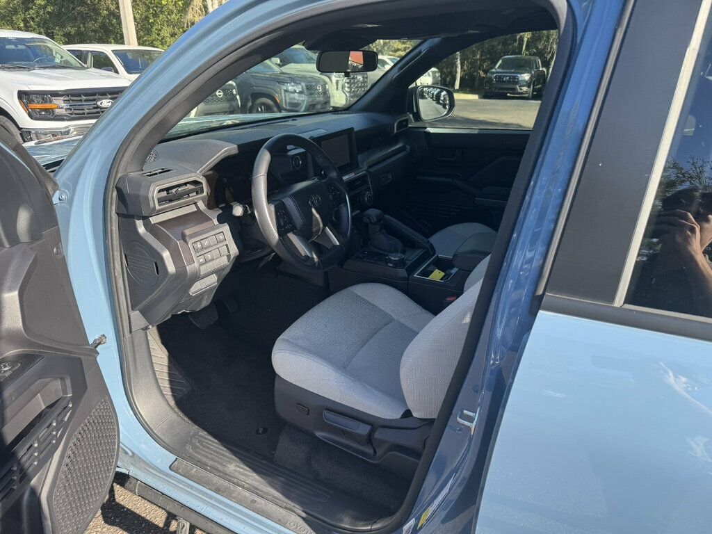 Used 2025 Toyota 4Runner SR5 AWD/4WD image 3