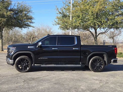 Certified 2024 GMC Sierra 1500 SLT image 4