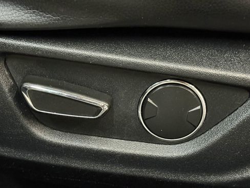 Used 2016 Ford Mustang Coupe image 19