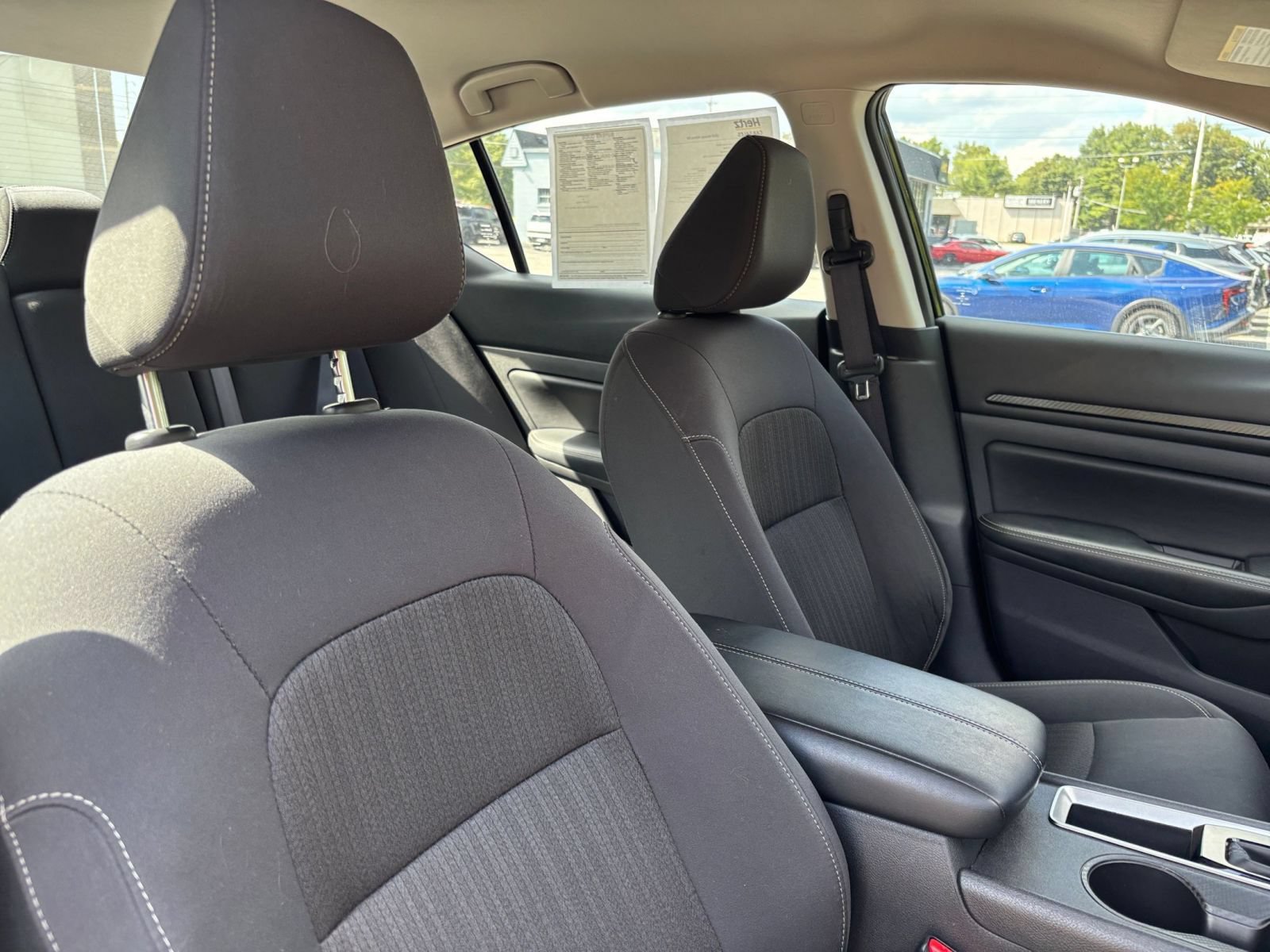 Used 2025 Nissan Altima 2.5 SV FWD image 35