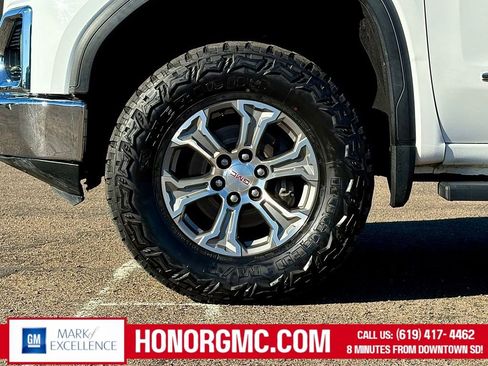 Used 2019 GMC Sierra 1500 SLT w/ X31 Off-Road Package image 8
