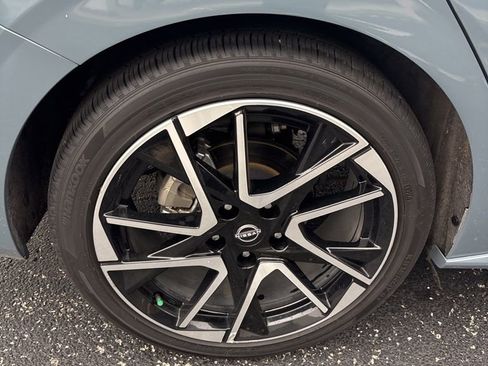 Used 2025 Nissan Sentra SR image 10