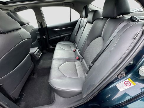 Used 2018 Toyota Camry XSE image 30