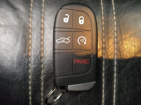 Used 2019 Chrysler 300 S RWD image 32