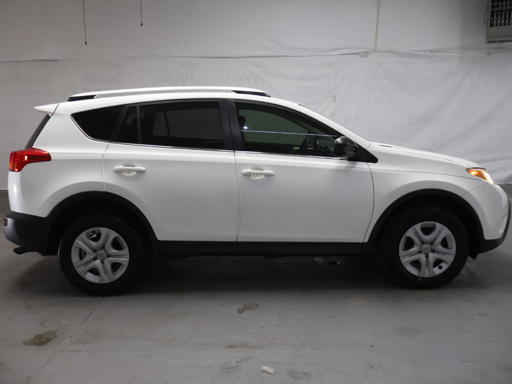 Used 2015 Toyota RAV4 LE FWD image 8