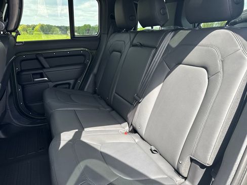 New 2026 Land Rover Defender 110 X-Dynamic SE AWD/4WD image 13