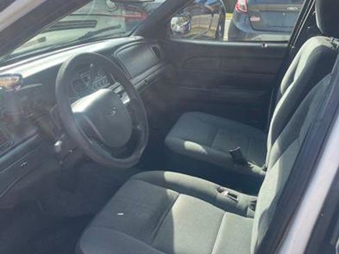 Used 2009 Ford Crown Victoria Police Interceptor image 5