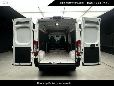 Used 2025 RAM ProMaster 2500 w/ Convenience Group image 35