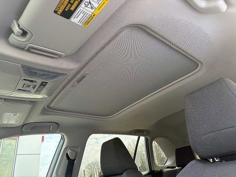 Used 2019 Toyota RAV4 XLE w/ Convenience Package image 25