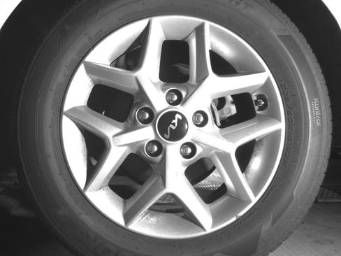 Used 2025 Kia Soul LX w/ LX Technology Package image 14