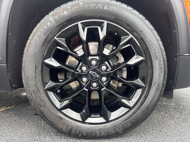Used 2024 Chevrolet Traverse LT w/ Midnight/Sport Edition AWD/4WD image 9