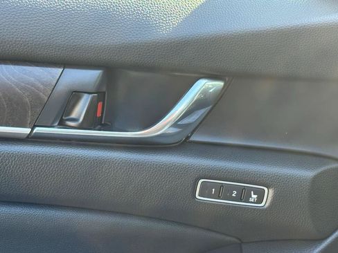 Used 2019 Honda Accord EX-L image 11
