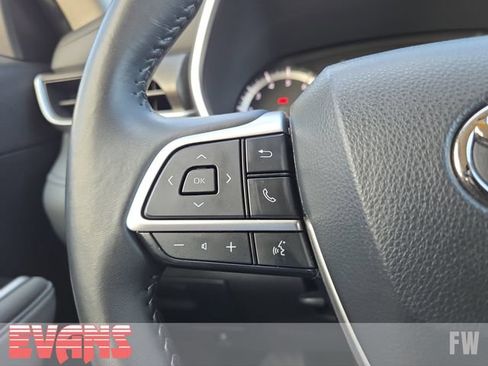 Certified 2024 Toyota Highlander XLE AWD/4WD image 18