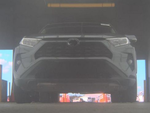 Used 2021 Toyota RAV4 XLE w/ Convenience Package image 3