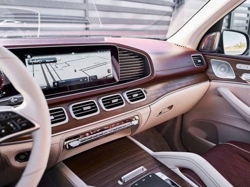 Used 2024 Mercedes-Benz Maybach GLS 600 4MATIC image 68