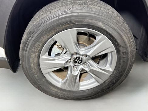 Used 2025 Toyota RAV4 XLE image 14