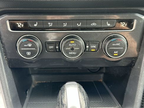 Used 2021 Volkswagen Tiguan SE FWD image 21