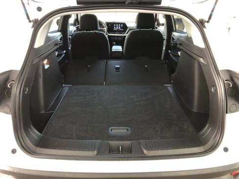 Used 2024 Chevrolet Trax LS w/ LS Convenience Package image 9