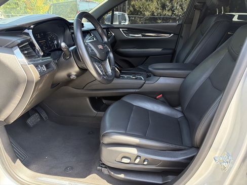 Used 2020 Cadillac XT5 Premium Luxury AWD/4WD image 11