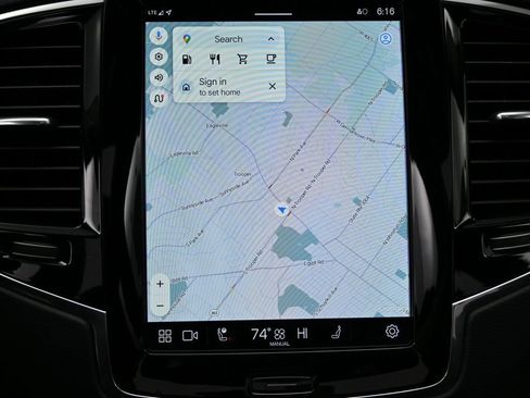 Used 2024 Volvo XC90 B5 Plus image 29