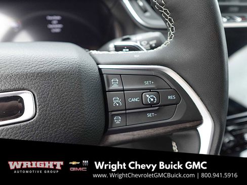 Used 2023 Jeep Grand Cherokee Limited image 13