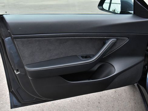 Used 2021 Tesla Model 3 Standard Range Plus image 13