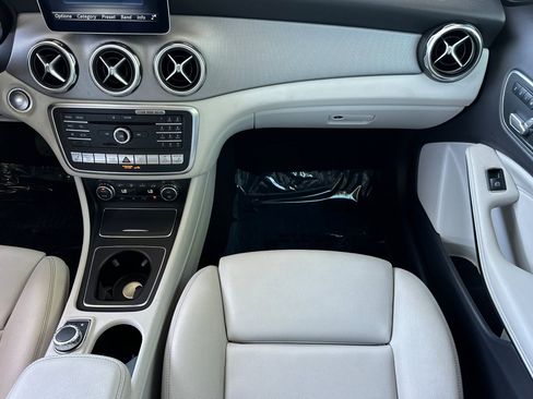 Certified 2020 Mercedes-Benz GLA 250 4MATIC image 30