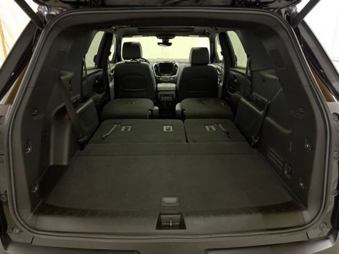 Used 2022 Chevrolet Traverse RS AWD/4WD image 15