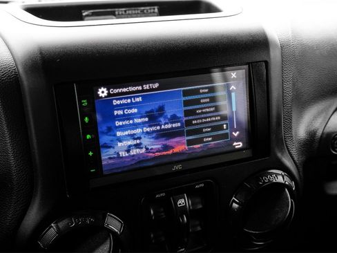 Used 2017 Jeep Wrangler Unlimited Rubicon image 29