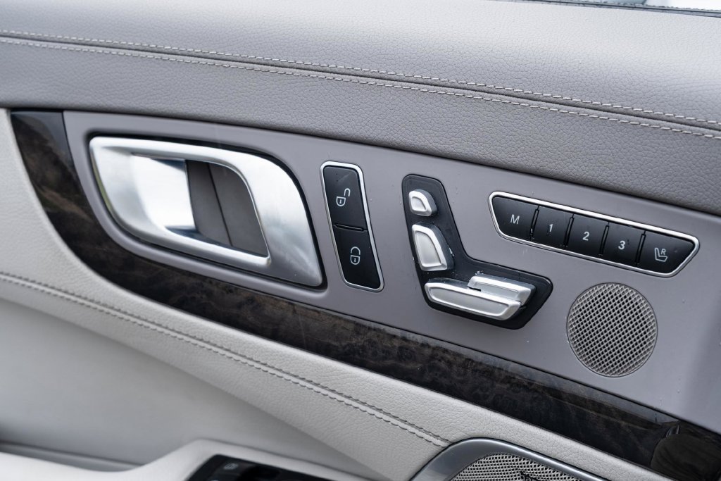 Used 2013 Mercedes-Benz SL 550 w/ Premium Pkg image 11