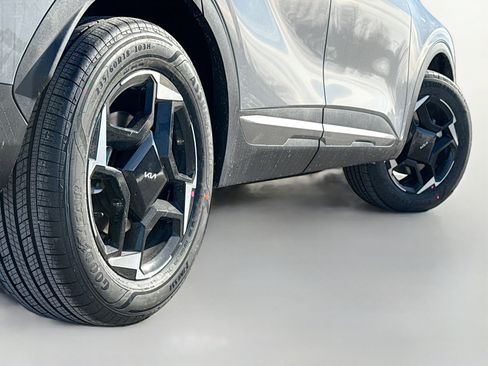 New 2026 Kia Sportage EX image 13