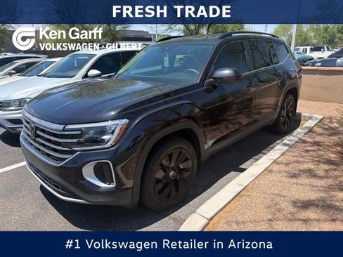 Used 2024 Volkswagen Atlas SE w/ Black Wheel Package AWD/4WD image 1