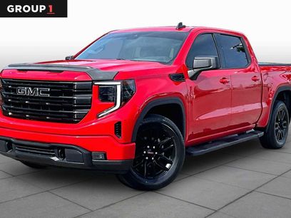 Used 2022 GMC Sierra 1500 Elevation w/ LPO, Elevation Black Package