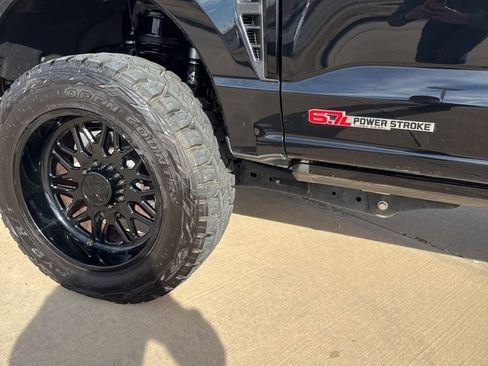 Used 2024 Ford F350 King Ranch w/ Chrome Package image 4