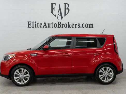 Used 2016 Kia Soul + image 2