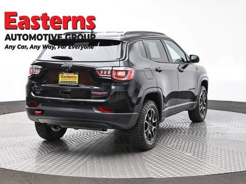 Used 2025 Jeep Compass Trailhawk AWD/4WD image 5