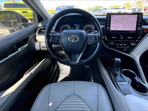 Used 2023 Toyota Camry SE w/ Cold Weather Package image 5