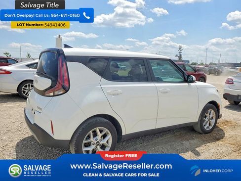 Used 2025 Kia Soul LX w/ LX Technology Package FWD image 4