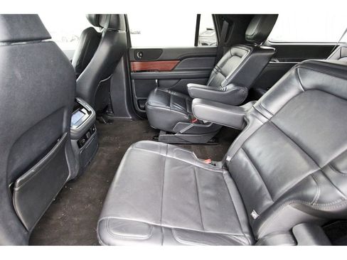 Used 2023 Lincoln Navigator L Reserve image 7