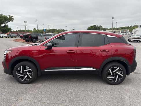 Used 2026 Nissan Kicks SV w/ Illumination Package FWD image 3