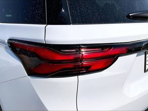 Used 2023 Chevrolet Traverse RS w/ LPO, Floor Liner Package image 20