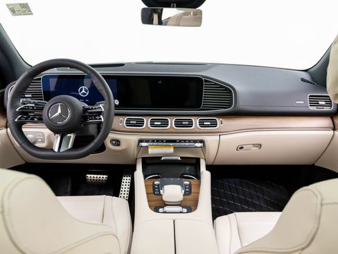 New 2026 Mercedes-Benz GLS 580 4MATIC image 10